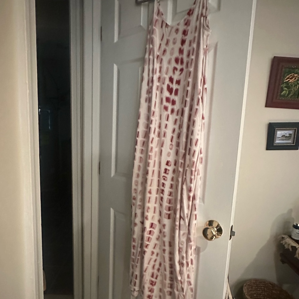 Elegant Red and White Maxi Dress with Geometric Design
